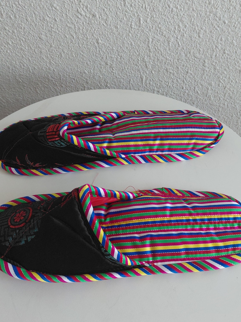 Handcrafted Soft Puffed  Indoor Slipons Made In Korea Womens 10 New.